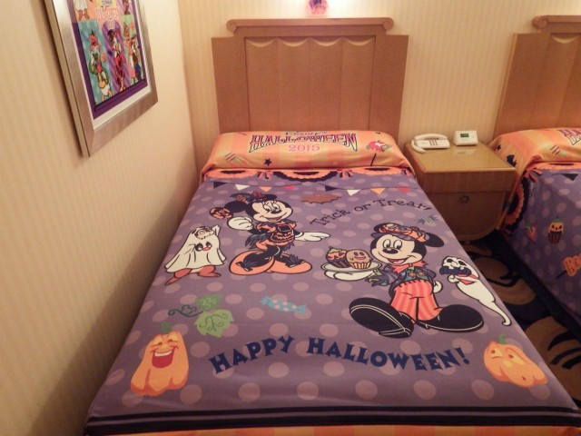 ミッキーとミニーのベッドカバー