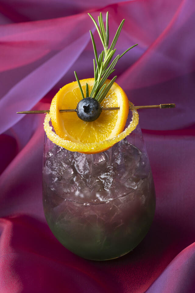 “ディズニー・ハロウィーン”スペシャルドリンク 1,600円｜ディズニーアンバサダーホテル「エンパイア・グリル」