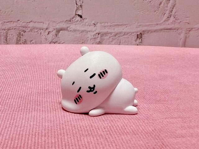 【ちいかわ：インテリアミニフィギュア3】幸せそうに眠るちいかわがかわいいですね！