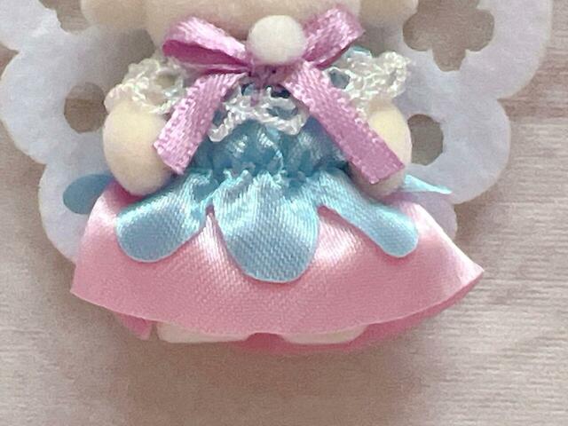 ドレスにも注目です。妖精をイメージしたドレスはレースやスカラップ、リボンととっても凝っていてかわいい!