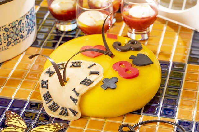 いたずらなクレイジー時計のケーキ