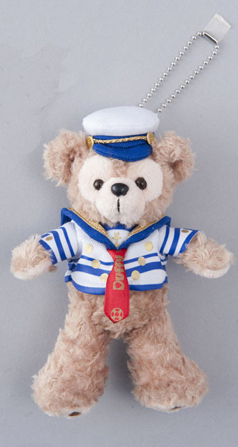 ぬいぐるみバッジ ¥1,900／TDS「ジャーニー・ウィズ・ダッフィー」スペシャルグッズ ※2015年7月3日(金)発売