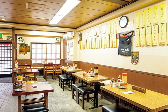 「もつ焼き」の名店／【綾瀬】大松 だいまつ　店内