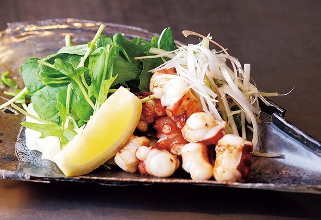 「鉄板焼」の名店特集／鉄板焼 でんすや（新丸子）　活タコ 1080円（税別）