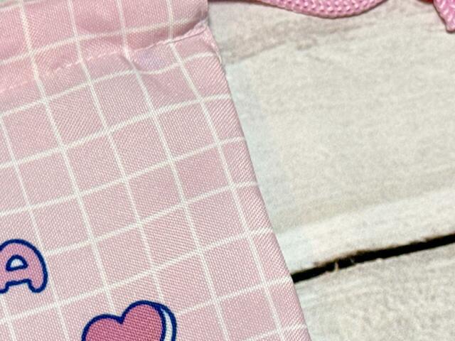 【ちいかわ DAISO限定デザイン】「巾着 ちいかわ」素材はポリエステル。さらっとした手ざわりの生地です