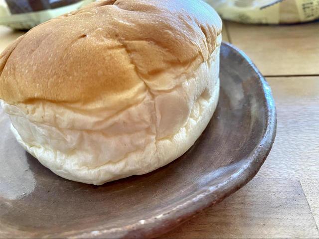 【ダイソー つぶあんぱん】背高のボリューミーなパンです