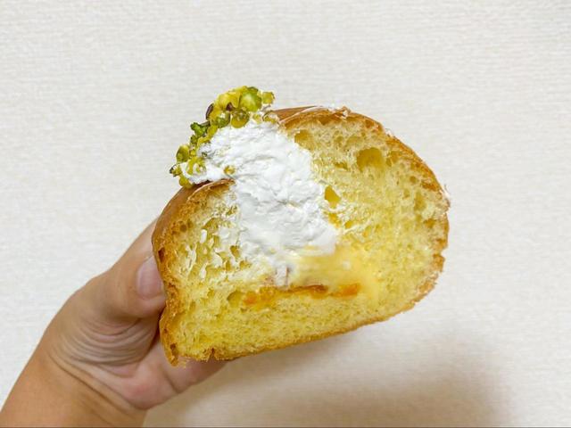 【デイリーヤマザキ　マリトッツォ　ピスタチオ】朝食にぴったり