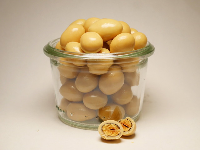 「きなチョコ黒大豆」（株式会社 柳月）