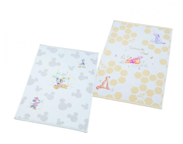 ディズニーベビータオルケット　（グレー・イエロー）｜各3,828円 （税込）