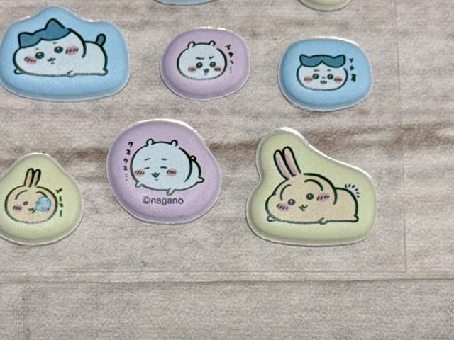 【ちいかわステショBOX ぷっくりシール】ぷにっともちもちほっぺのうさぎもかわいい~