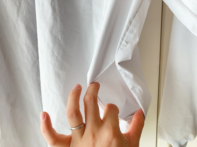 【ワークマン レディースシーンレスブラウス】ポケットはメッシュ素材で外から見てもポケットの裏地が透けない