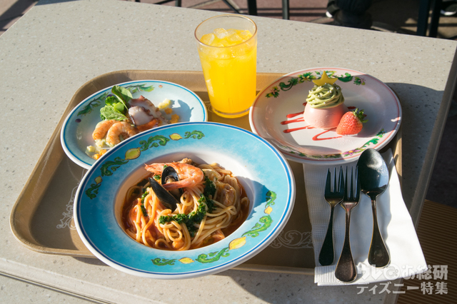 スペシャルセット 2,180円｜カフェ・ポルトフィーノ｜東京ディズニーシー「クリスマス・ウィッシュ」