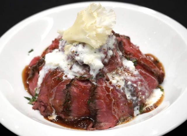 【肉フェス】トリュフ香る花咲くチーズステーキ丼～トリュフムースを添えて～