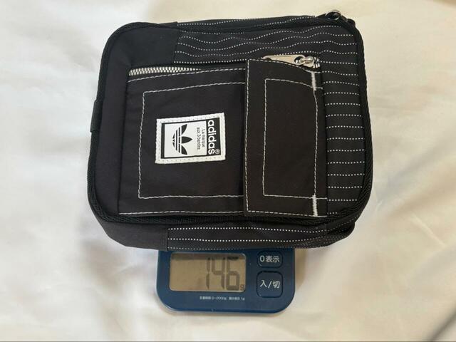 【adidas ウォバッシュ スモールアイテムバッグ】重さは約146g。実際に持ってみても軽くて感動！