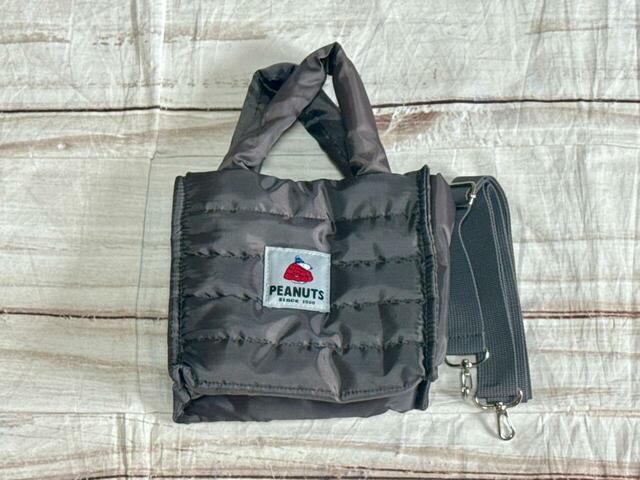 キルティング素材がかわいいバッグとショルダーストラップのセット！