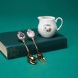【Afternoon Tea LIVING】ティースプーン ¥880、ケーキフォーク ¥880、クリーマー（125ml） ¥1,650