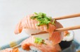 【角上魚類「佐渡サーモンづくし」】口の中でとろけるとろサーモン!塩で食べるのもおすすめです