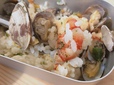 【エビとあさりのパエリア】シーフードの旨味を存分に引き出したメスティン飯