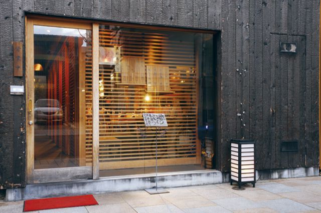 関西「鶏肉料理」の名店／sumiyaki 燈（神宮丸太町）　外観