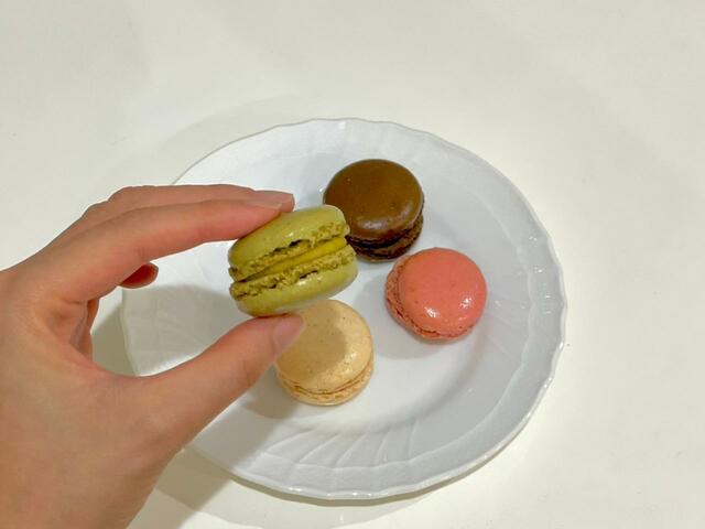 【ピカール　4種類のマカロン】サイズも程よい