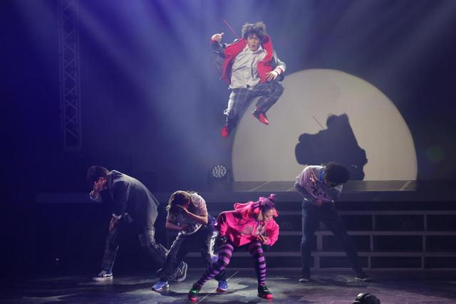 梅棒 11th STAGE 『ラヴ・ミー・ドゥー!!』より　© 飯野高拓[梅棒]