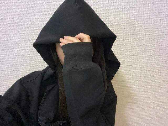 【ユニクロ　ドライスウェットリラックスパーカ】大きめのフードは寒さ対策にもなります♪