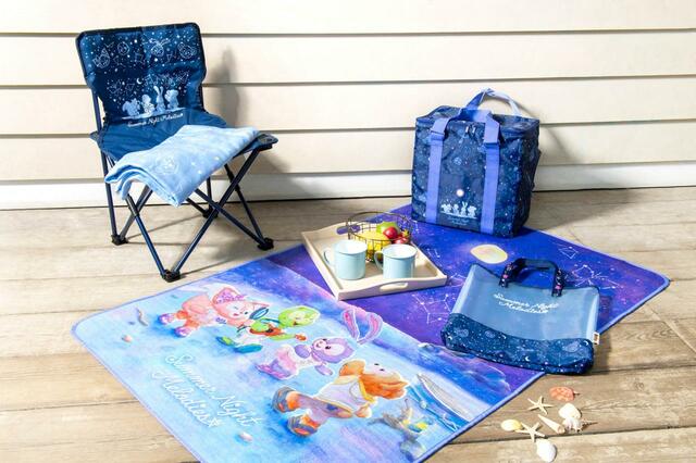 「ダッフィー&フレンズのサマーナイト・メロディー」スペシャルグッズ|東京ディズニーリゾート40周年“ドリームゴーラウンド”|発売日:2023年7月3日(月)|販売店舗:東京ディズニーシー「マクダックス・デパートメントストア」