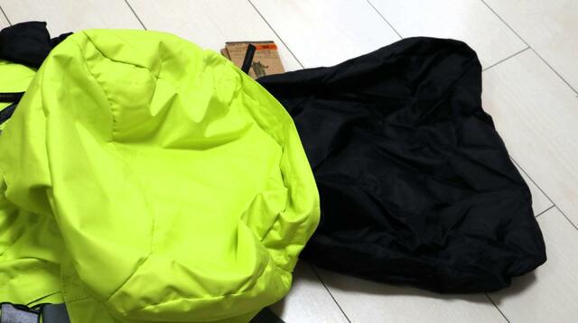 【ワークマン イナレムギア シェルパック80】蓋裏のポケットもこれだけの容量   