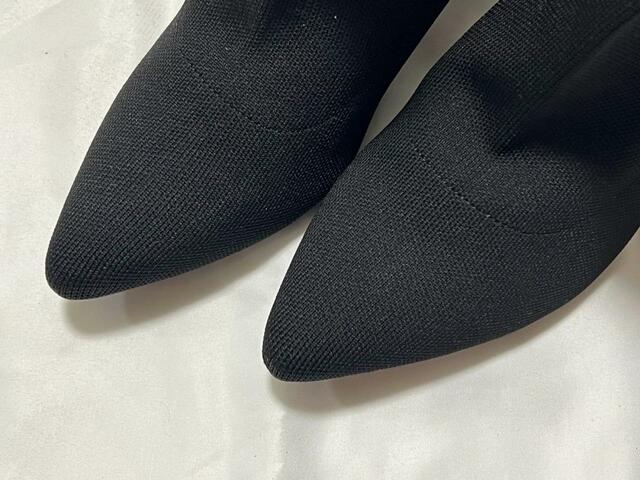 【GU　ポインテッドニットブーツ+E】つま先が細いデザインがオシャレ！