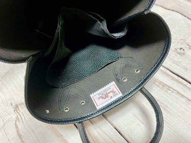 5つ目はバック側の大きめな収納スペース