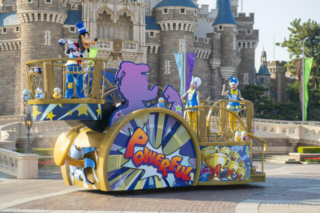 「クワッキーセレブレーション★ ドナルド・ザ・レジェンド!」のようす【「ディズニー・パルパルーザ“ドナルドのクワッキー・ダック!ダック!ダックシティ!”」】