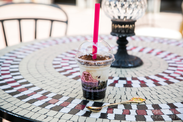 D’s Delights バニラスムージー&コーヒーゼリー(チョコレートクランチ入り)¥500