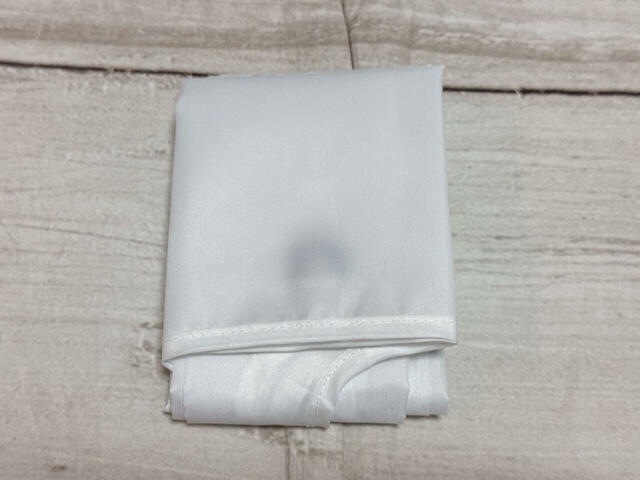 さらに半分に折ります