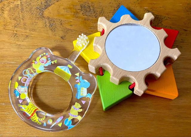 クラシックワールド リトル ミラー フラワーラトル