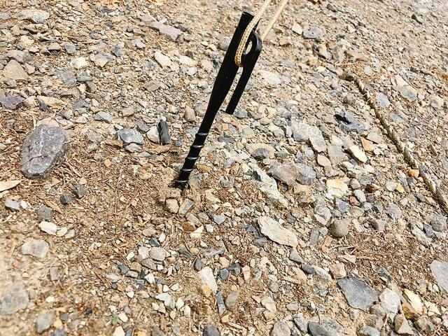 【ワークマン 電動ドライバー対応スクリューペグ 25cm】1本299円（税込）の高コスパ