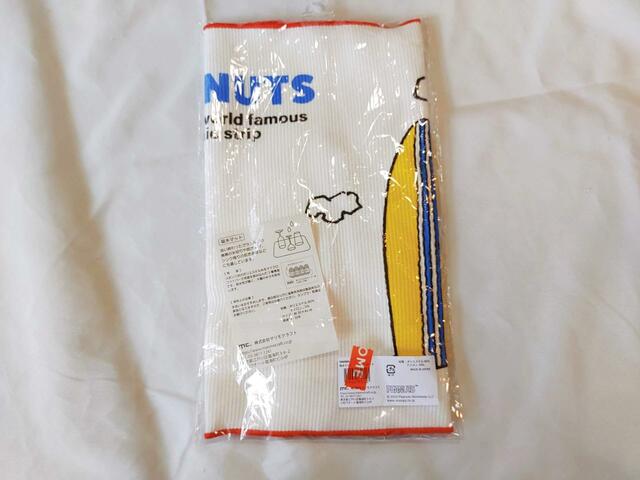 裏面には商品取り扱い説明が書かれた紙が確認できる【デコホーム商品】「吸水マット(スヌーピー JC02)799円」