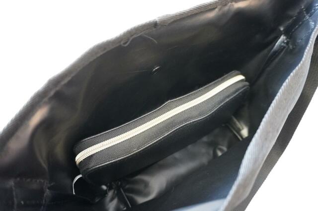 【Disneyland Paris Shoulder Bag Book】長財布も横にすっぽり入ります