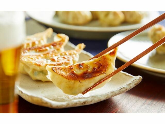 鉄板の上の熱き戦い！ G(餃子)−1グランプリ開催！