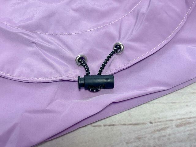 円形の布にはアジャスターがついています