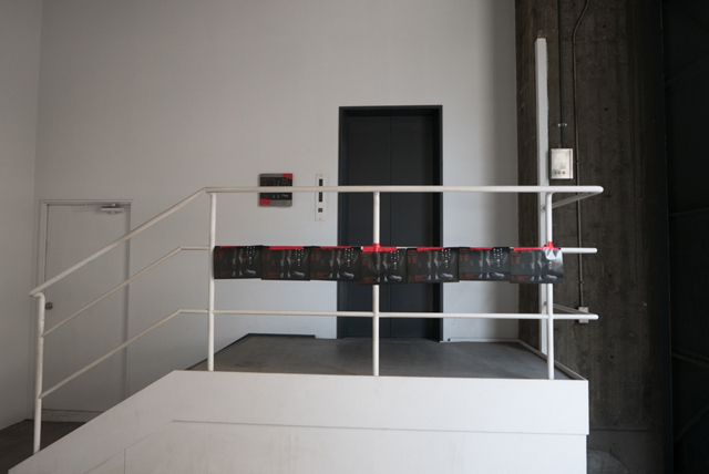 重い扉をあけたらその先には…?