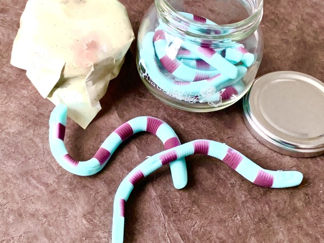 ぐねぐねミミズグミ。これが意外と美味しい！