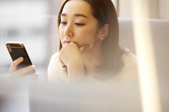 今から出てこれない 突然 お誘いline してくる男性の心理って 1 2 Mimot ミモット