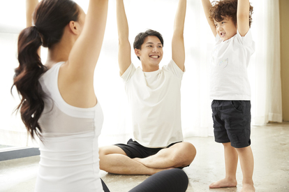 コロナ太り解消 ライザップキッズのトレーナーに聞く 家でできる親子体操 1 2 ハピママ