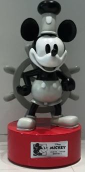 蒸気船ウィリー立像