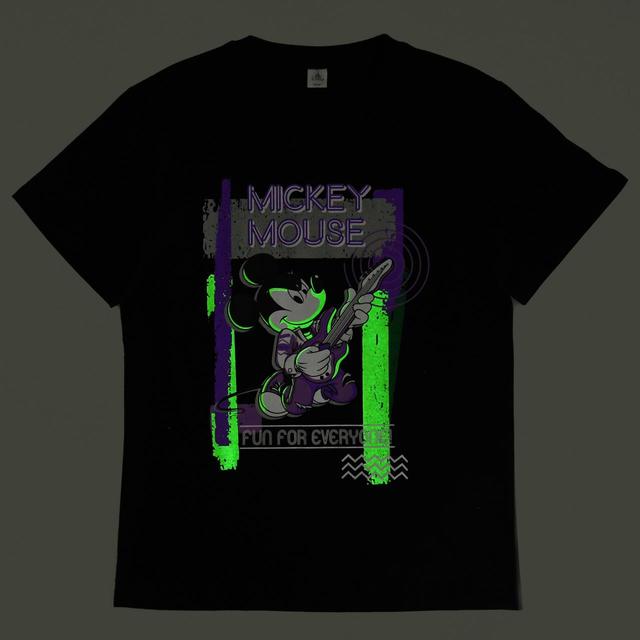 ミッキー 半袖Tシャツ 蓄光 LISTEN TO THE BEAT　3,960円 (税込)