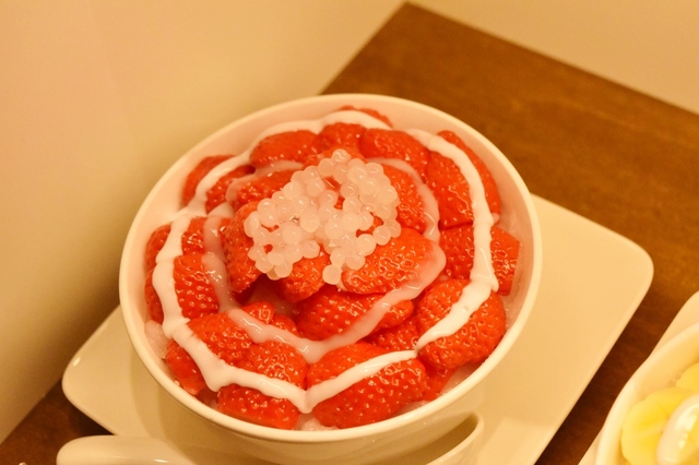 イチゴ豆花 1,340円