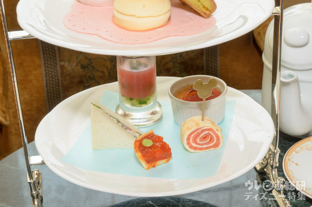“ディズニー夏祭り”アフタヌーンティーセット 3190円|ドリーマーズ・ラウンジ|サンドウィッチ&オードブル