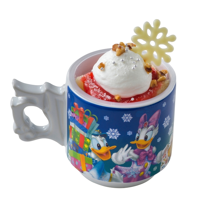 ミックスベリーソースのカップケーキ、スーベニアカップ付き ¥850｜販売店舗「マンマ・ビスコッティーズ・ベーカーリー」｜東京ディズニーシー「クリスマス・ウィッシュ」（2016年）スペシャルメニュー