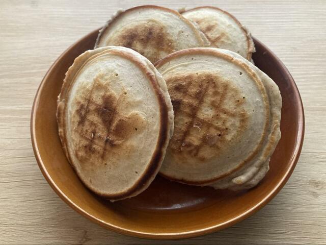 【小笠原陸兆　おにぎり焼き器】まるいひと口サイズのパンケーキが完成！