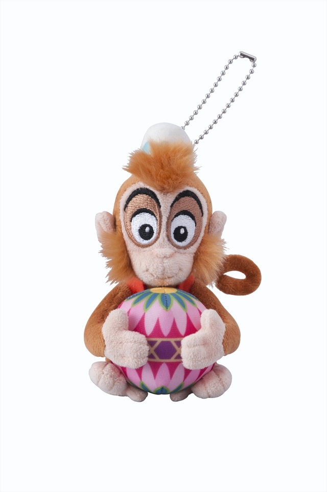 ぬいぐるみバッジ 1,600円【販売店舗】東京ディズニーランド／グランドエンポーリアム　東京ディズニーシー／エンポーリオ